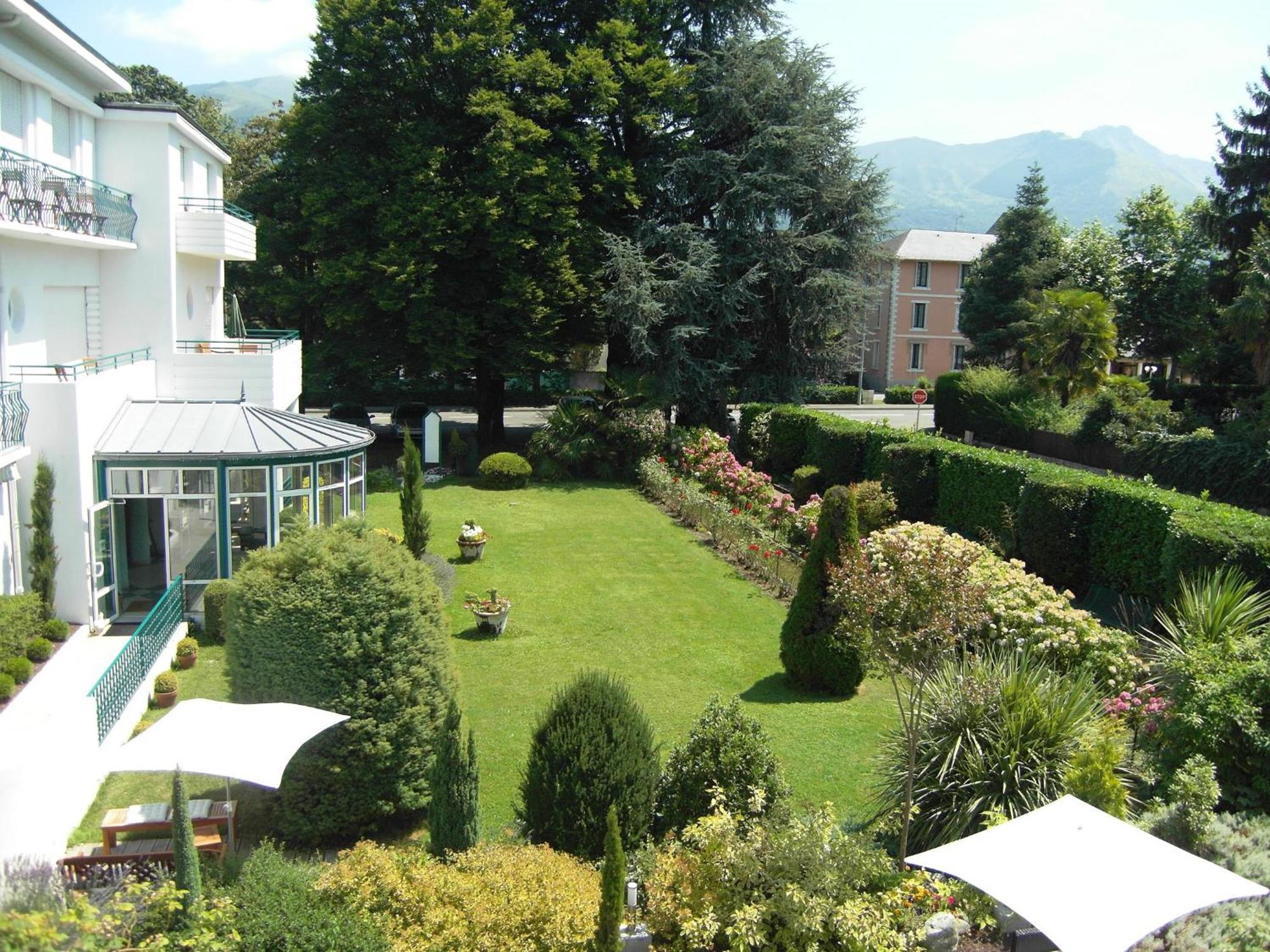 Logis Hotel Le Miramont Argelès-Gazost Exterior foto